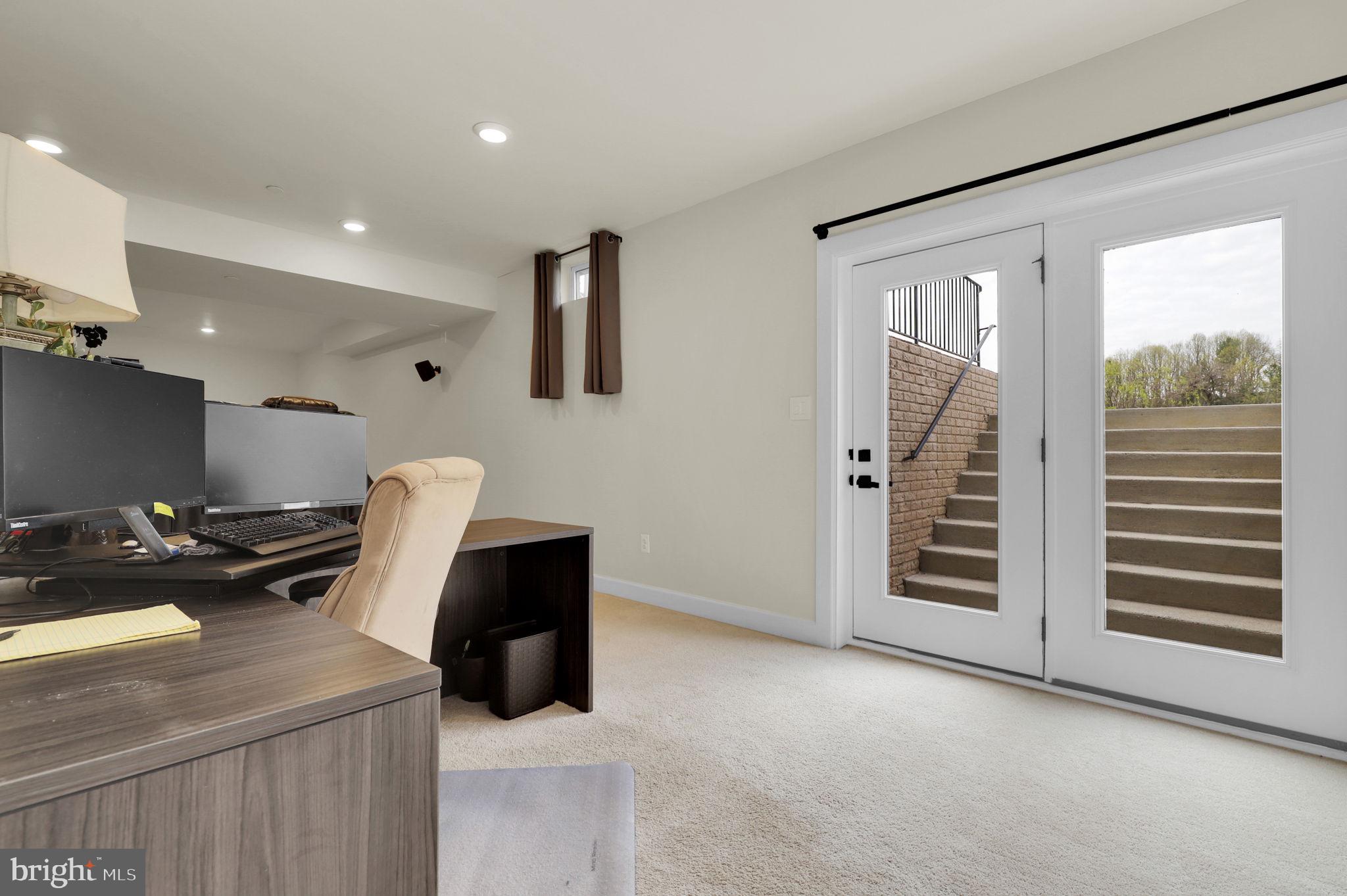 LAKE LINGANORE - Residential