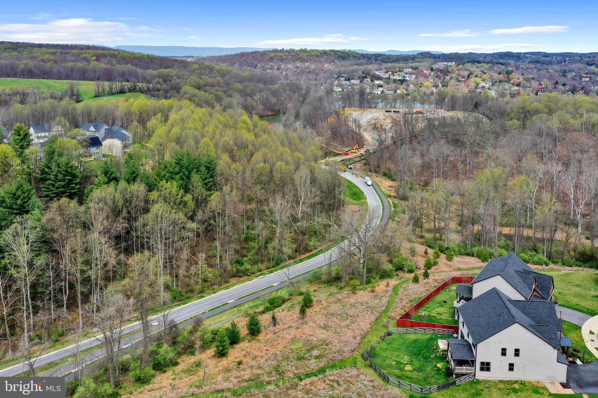 LAKE LINGANORE - Residential
