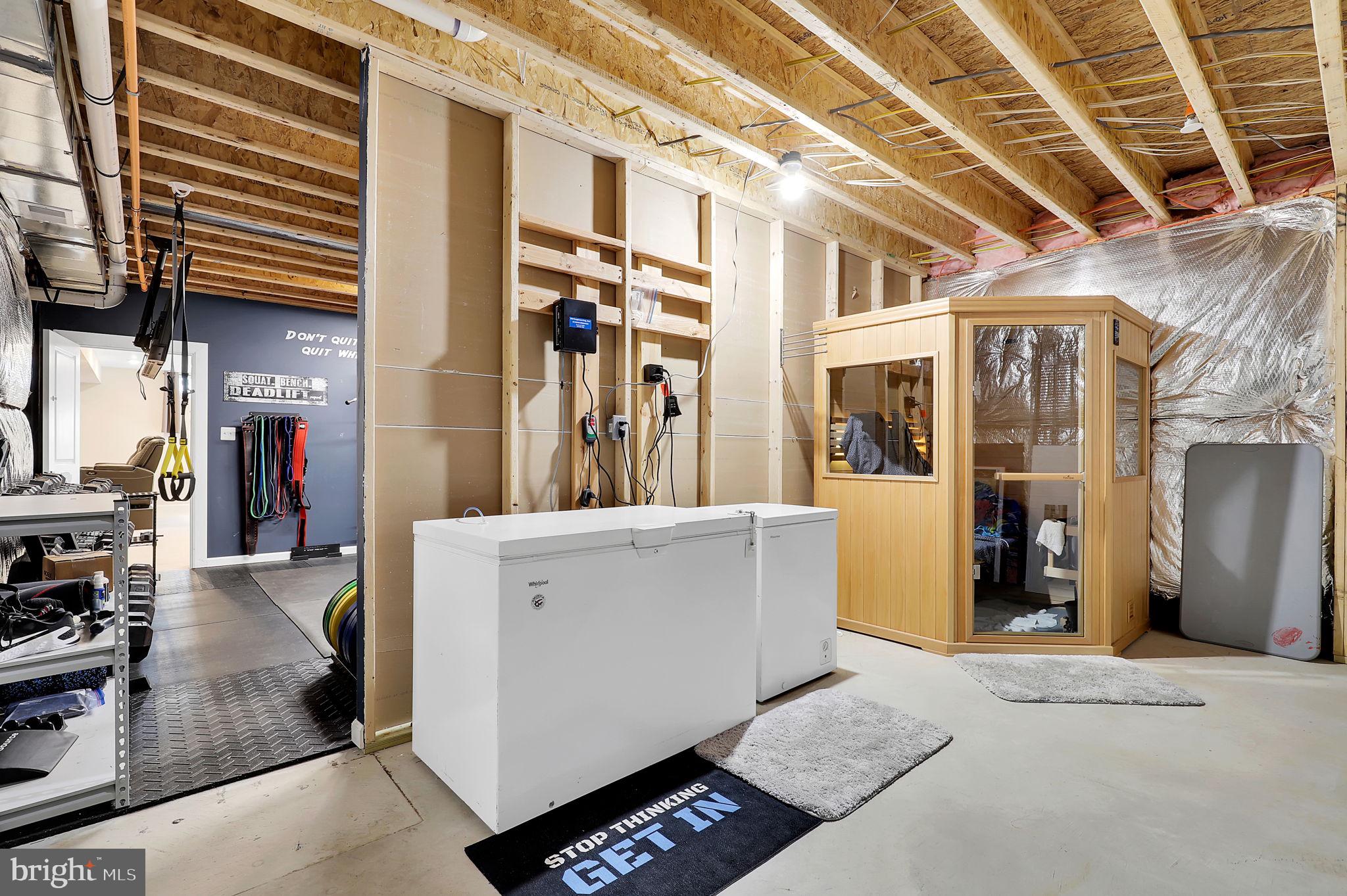 LAKE LINGANORE - Residential