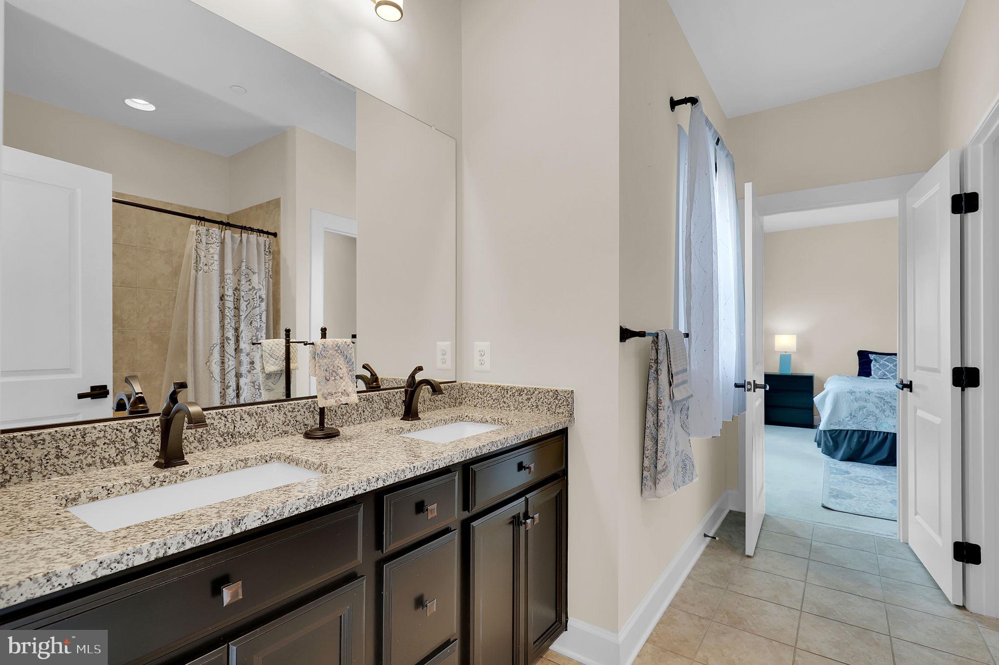 LAKE LINGANORE - Residential