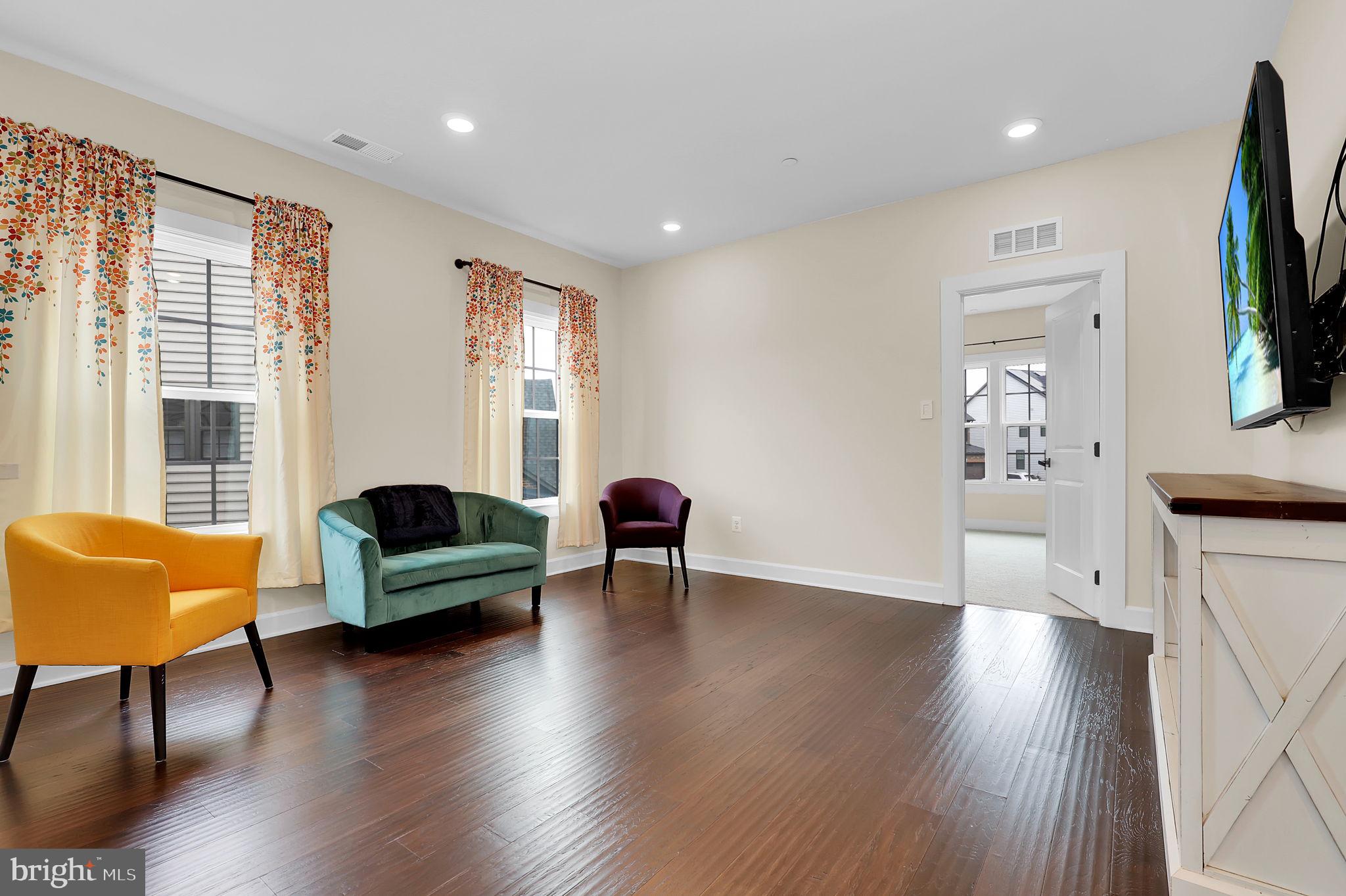 LAKE LINGANORE - Residential