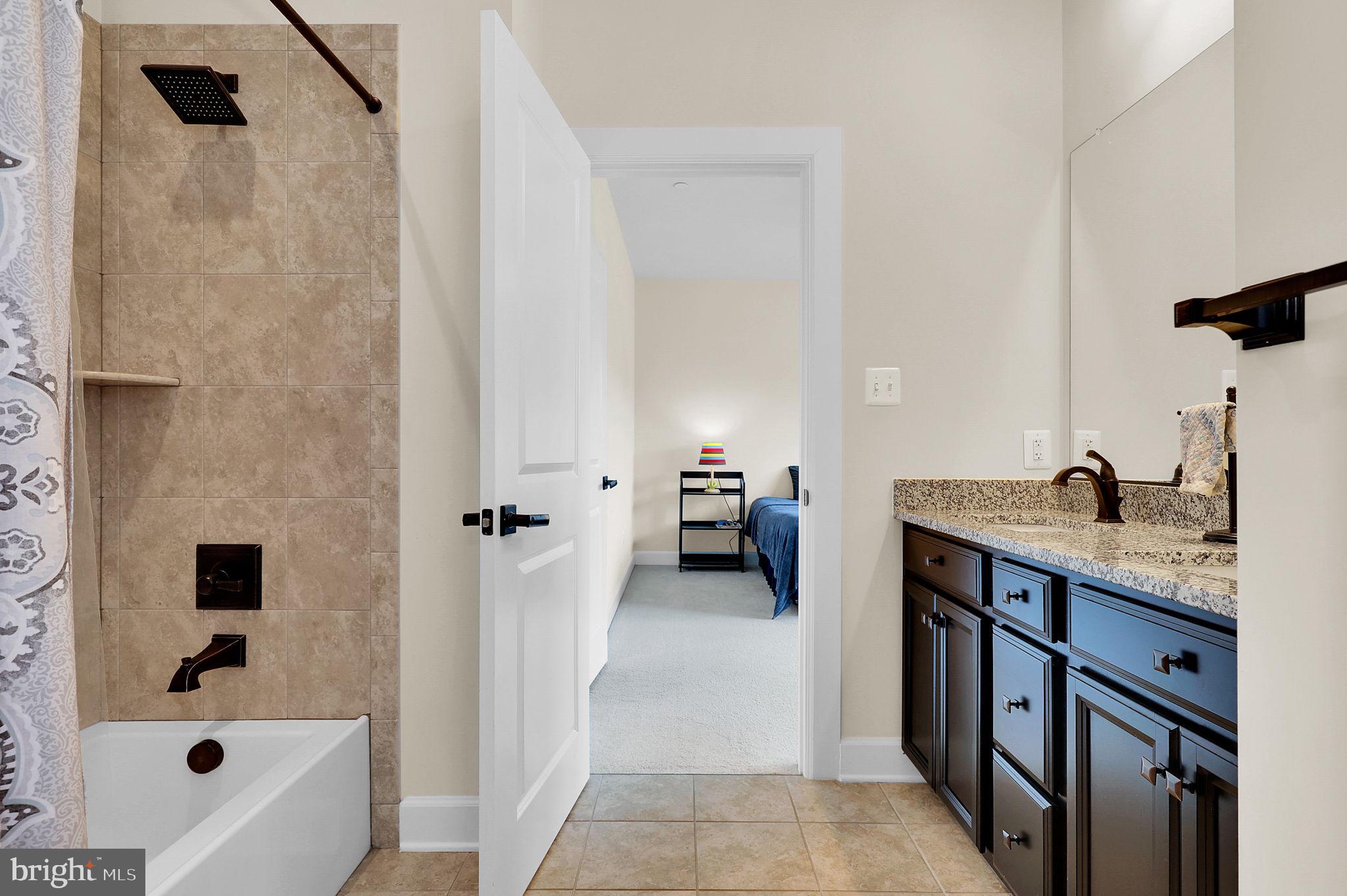 LAKE LINGANORE - Residential