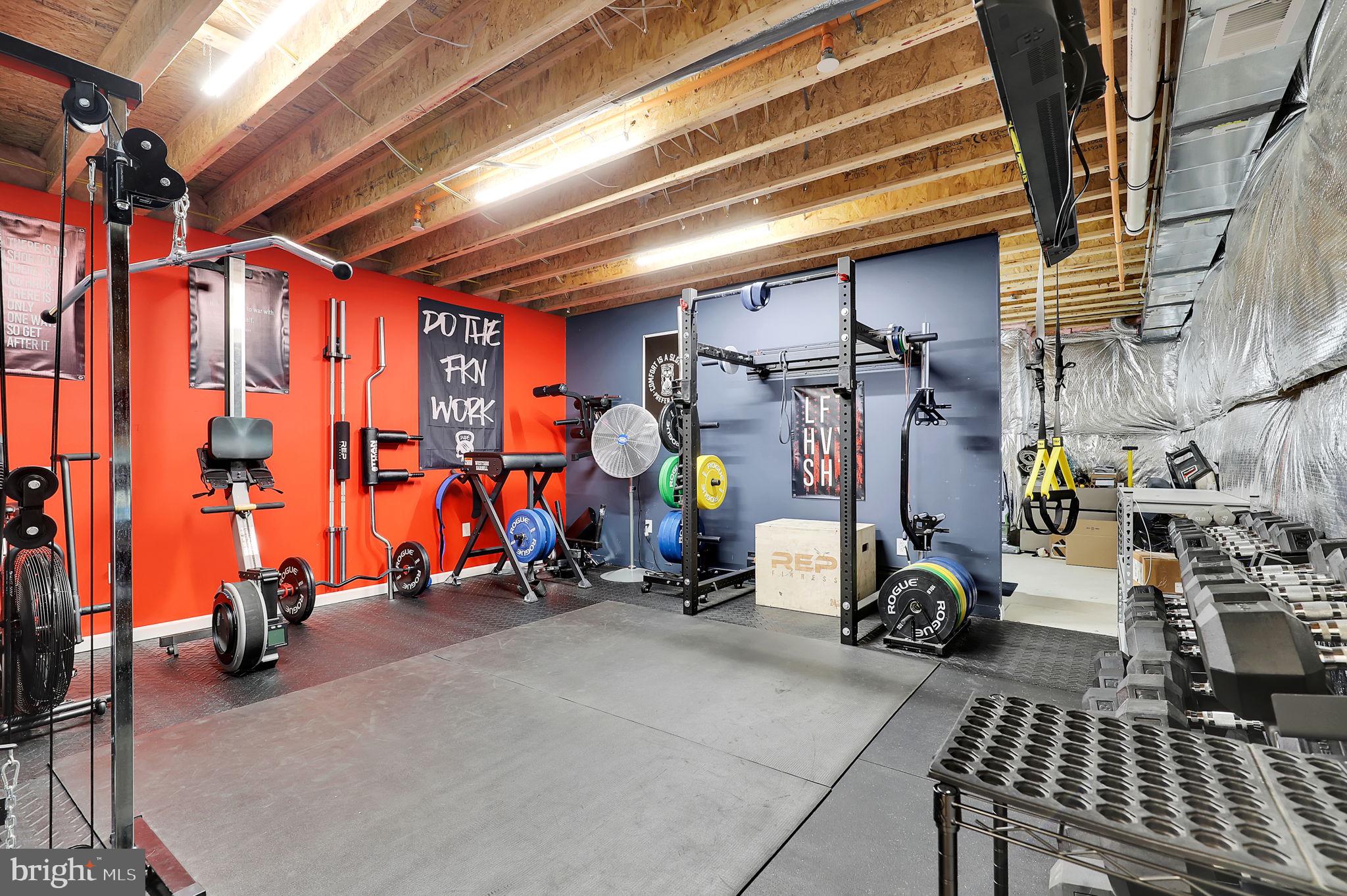 LAKE LINGANORE - Residential