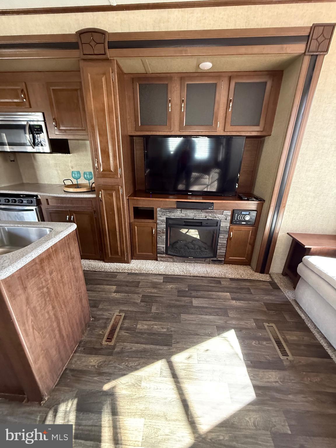 515 CORSON TAVERN RD E-26