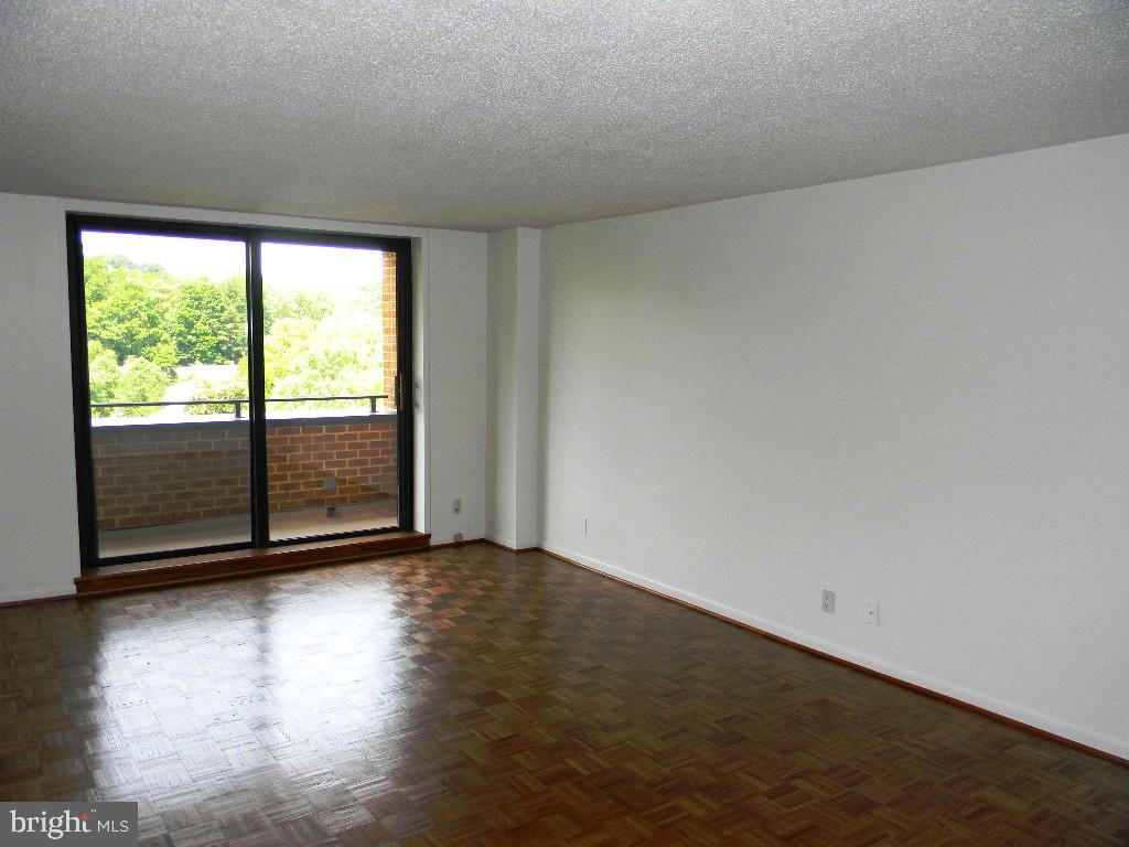 CROSS KEYS - Residential Lease