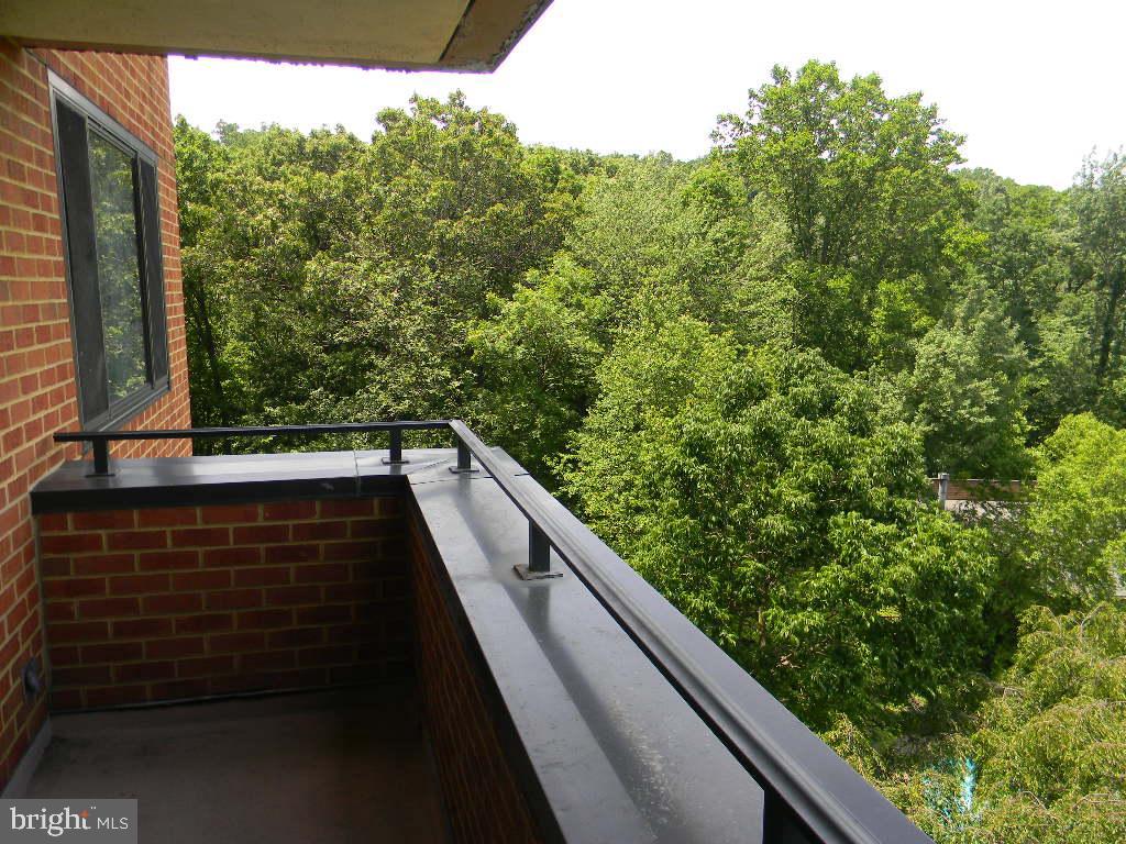 CROSS KEYS - Residential Lease