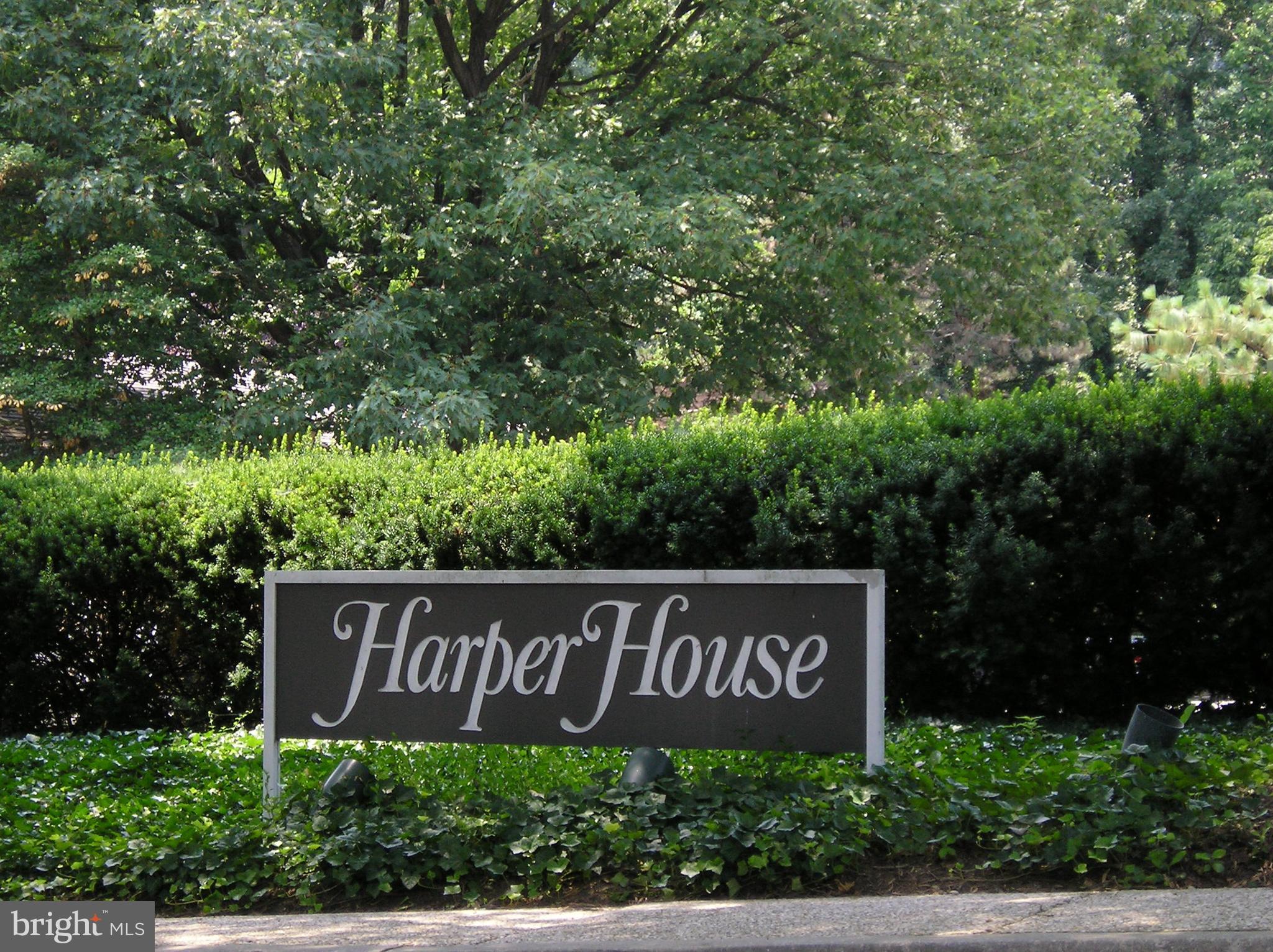 CROSS KEYS - Residential Lease