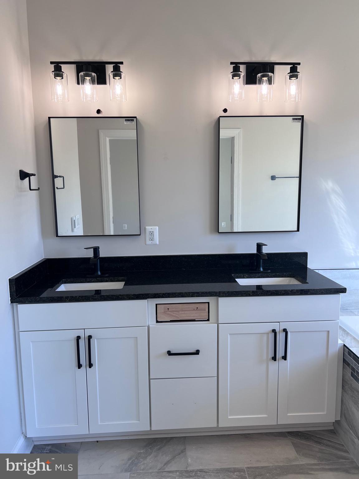 PARADISE ESTATES - Residential