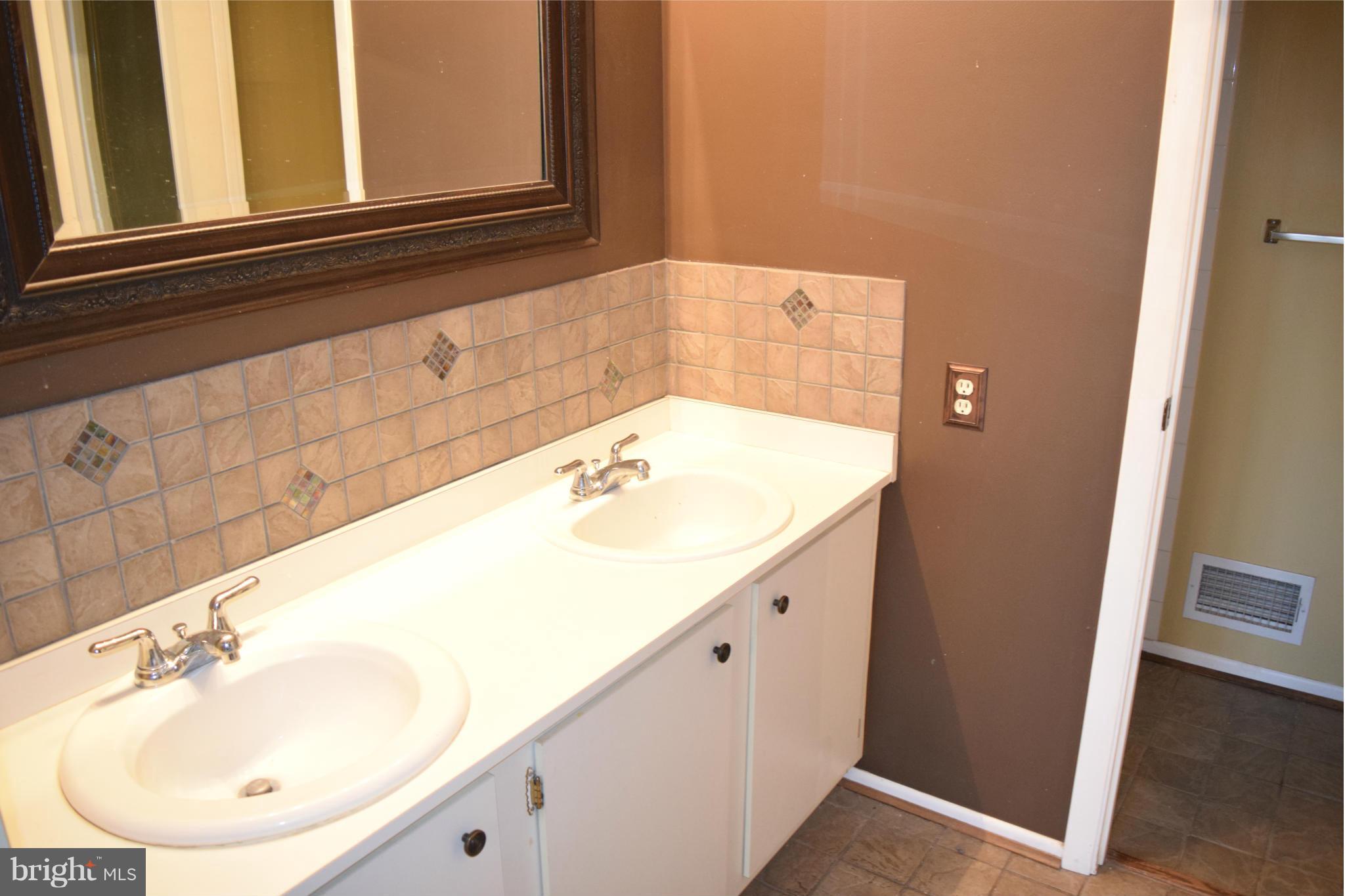 HICKORY RIDGE - Residential Lease