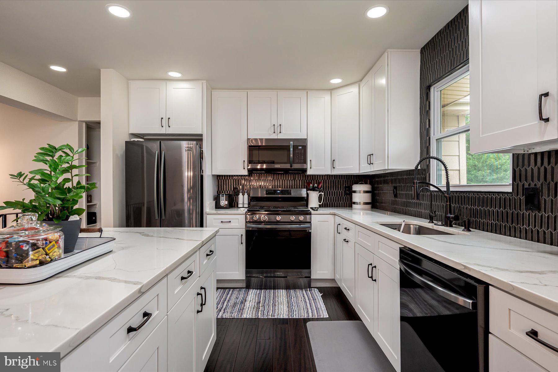 CAMELOT - Residential Lease