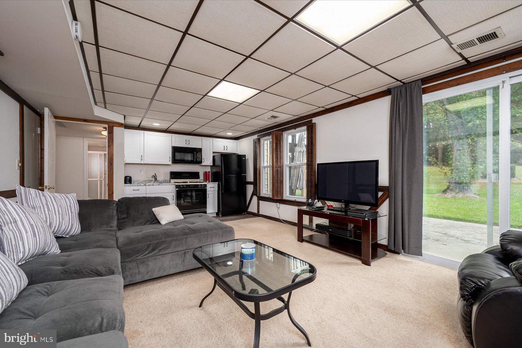 CAMELOT - Residential Lease