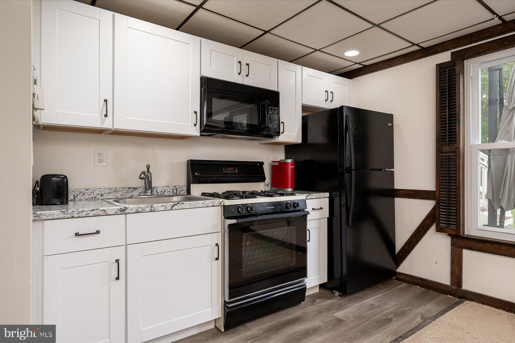 CAMELOT - Residential Lease