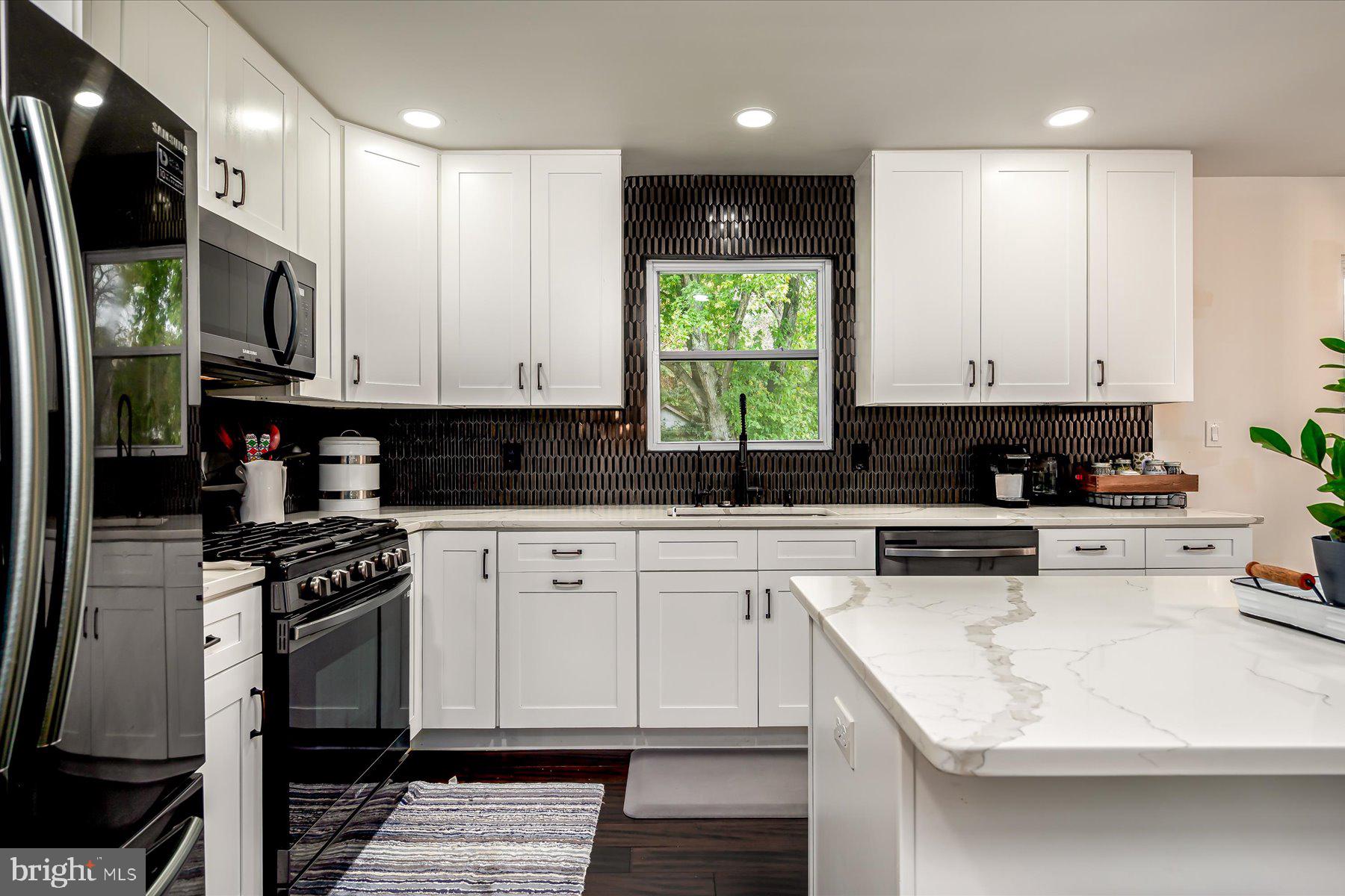 CAMELOT - Residential Lease