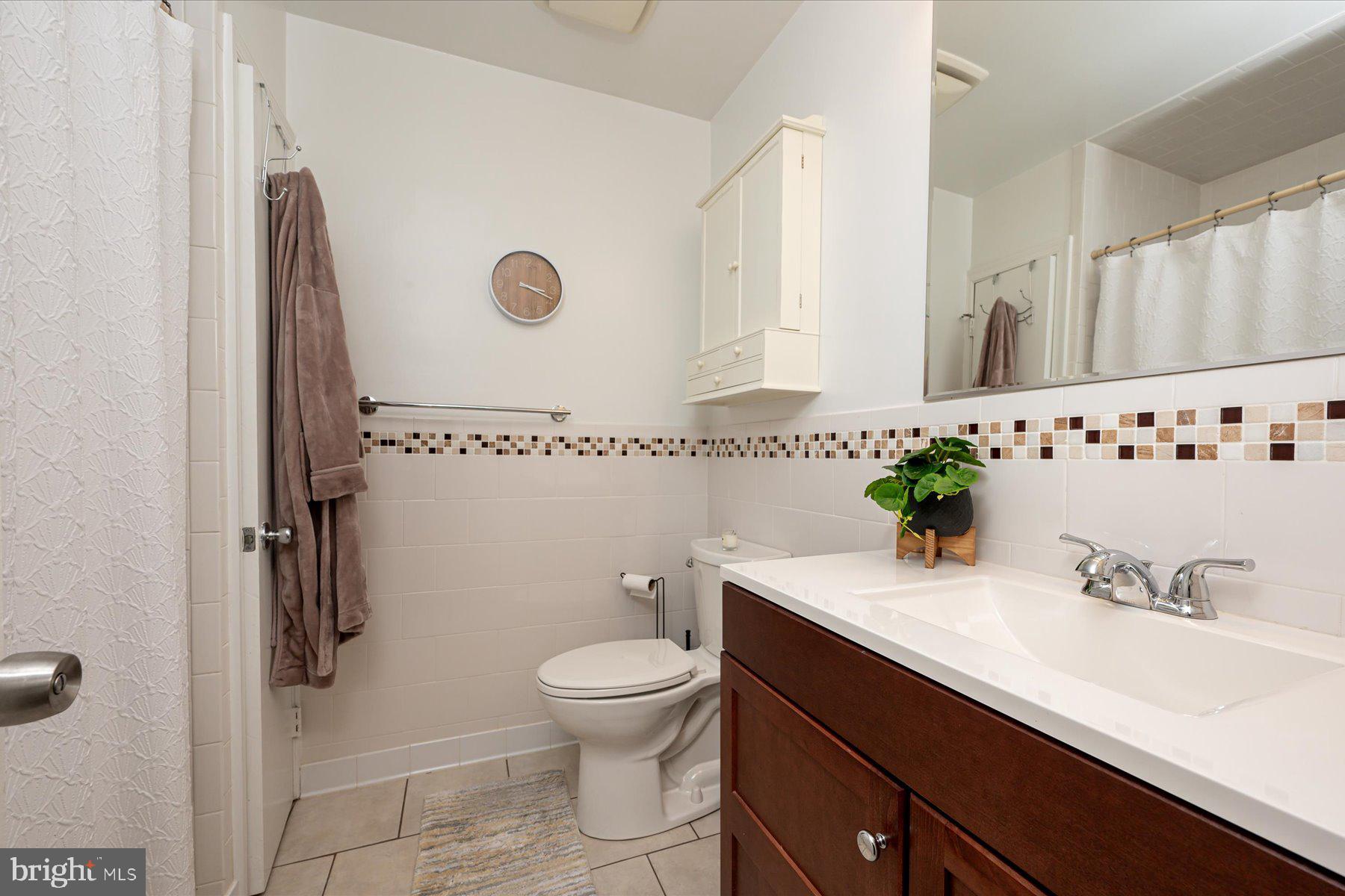 CAMELOT - Residential Lease