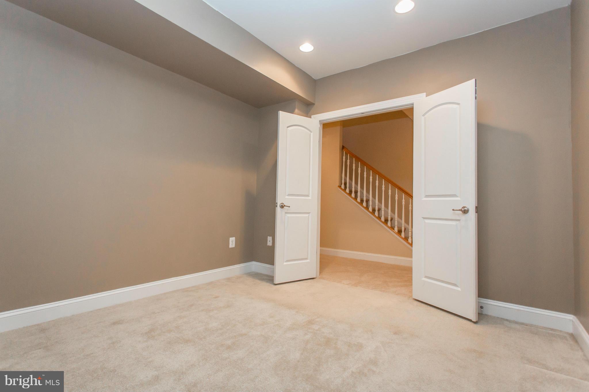 CAMBRIDGE CROSSING - Residential