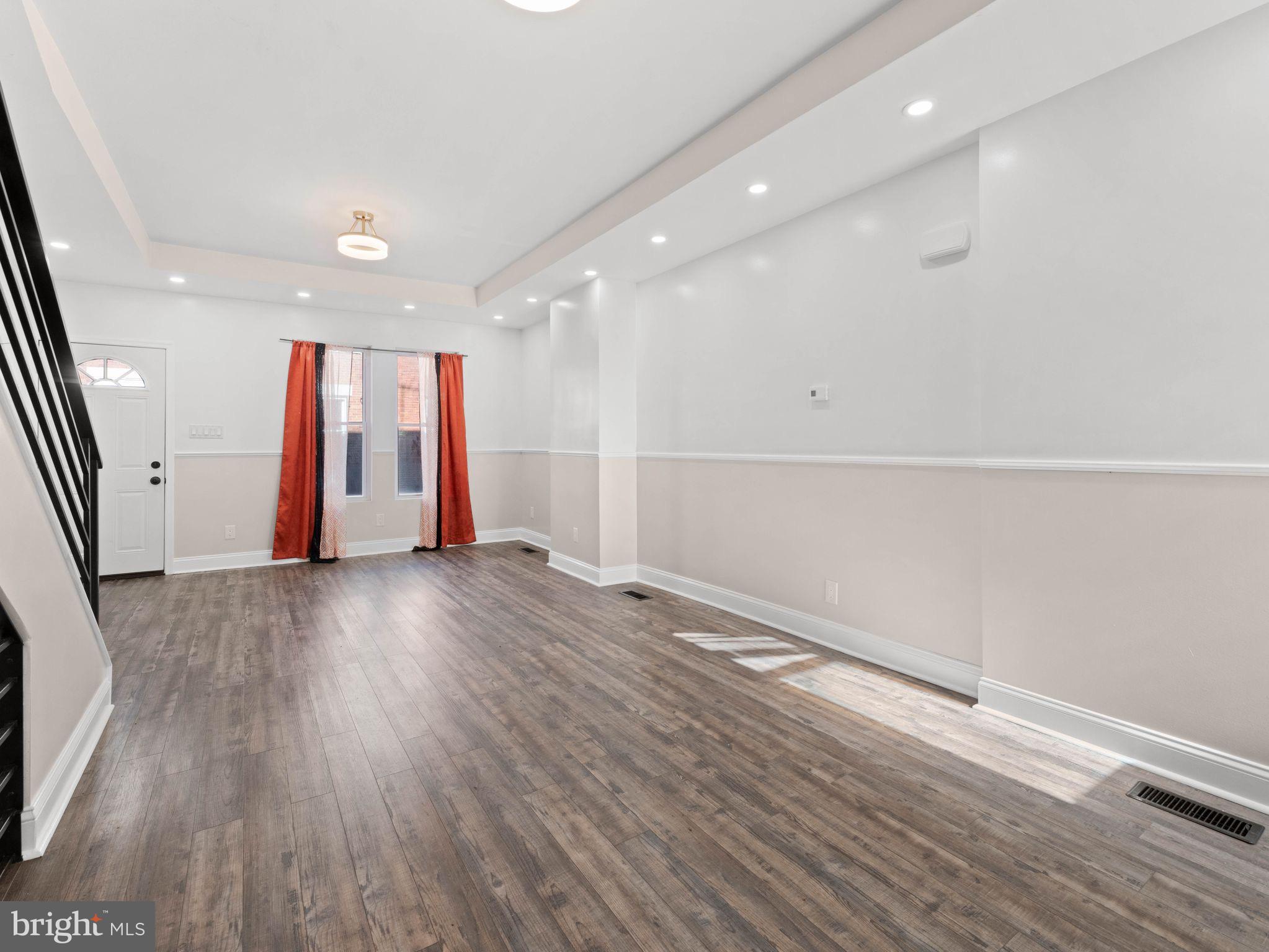 712 E WILLARD STREET