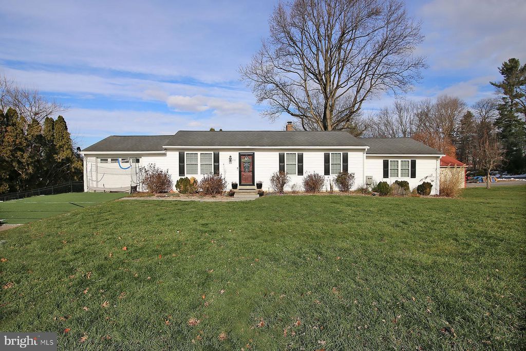 Photo of 216 Horseshoe Drive, ANNVILLE, PA 17003 (MLS # PALN2024068)