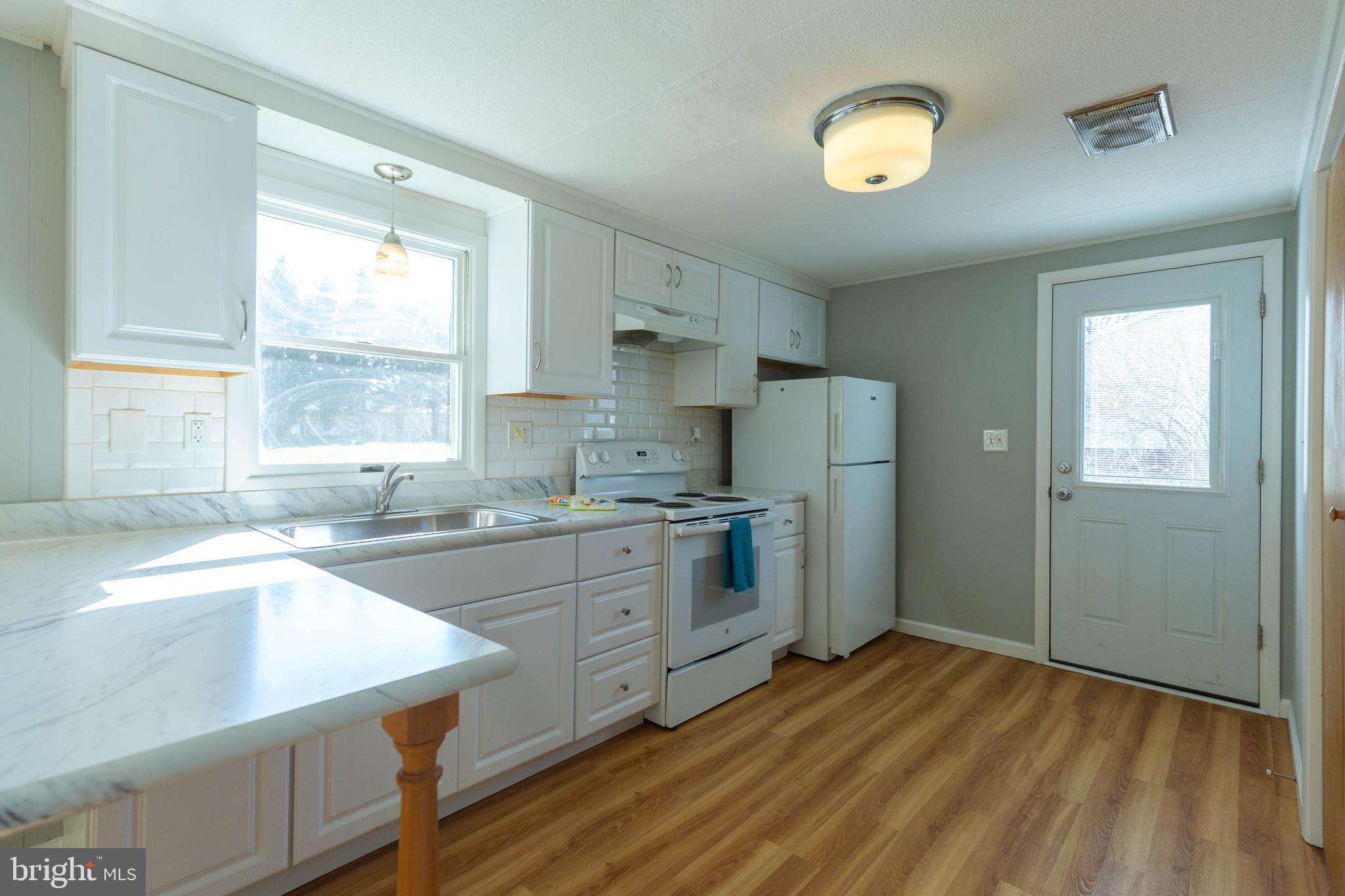 WALNUT GROVE - Residential Lease