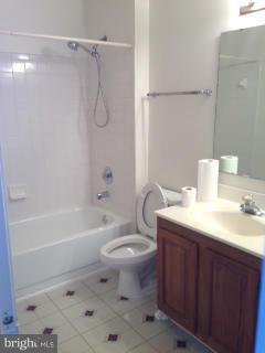 CENTREVILLE GREEN - Residential Lease