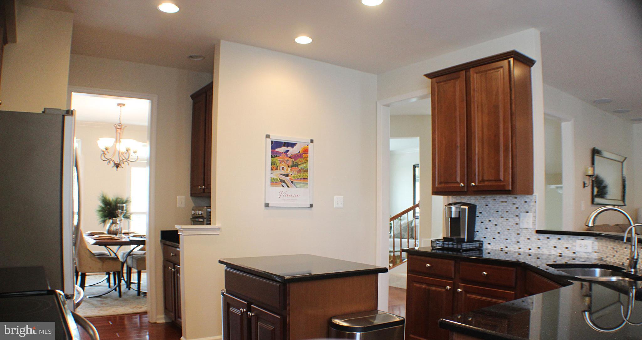 LAKELAND PLACE - Residential