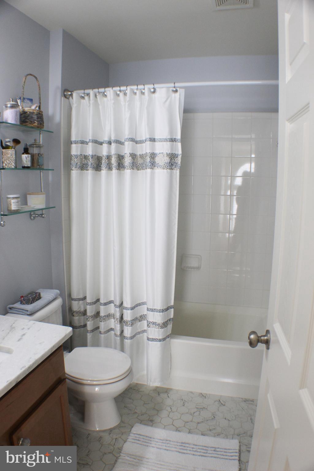 LAKELAND PLACE - Residential