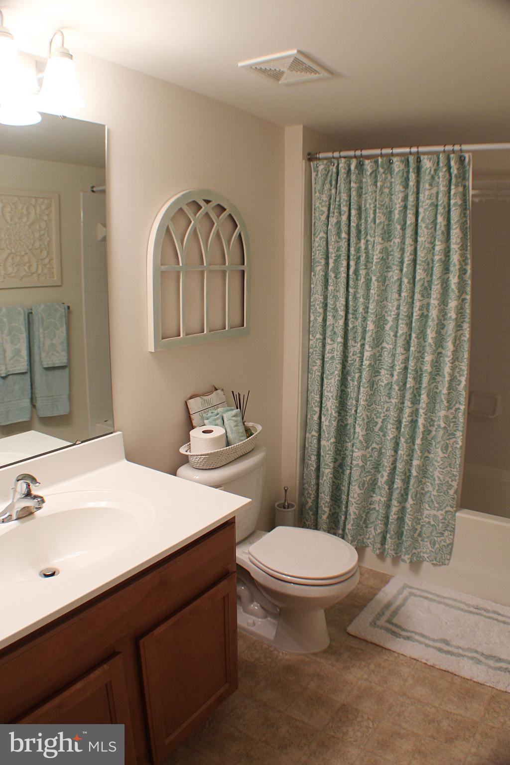 LAKELAND PLACE - Residential