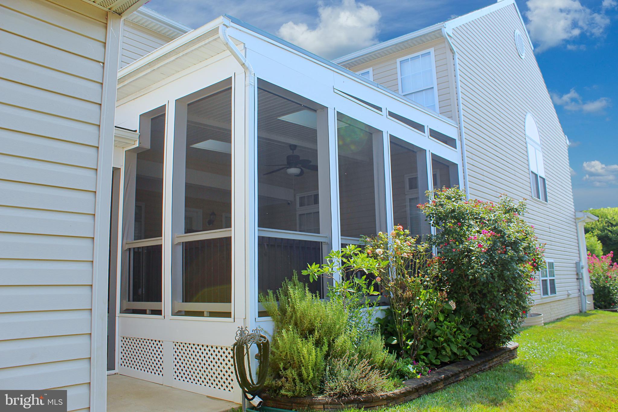 LAKELAND PLACE - Residential