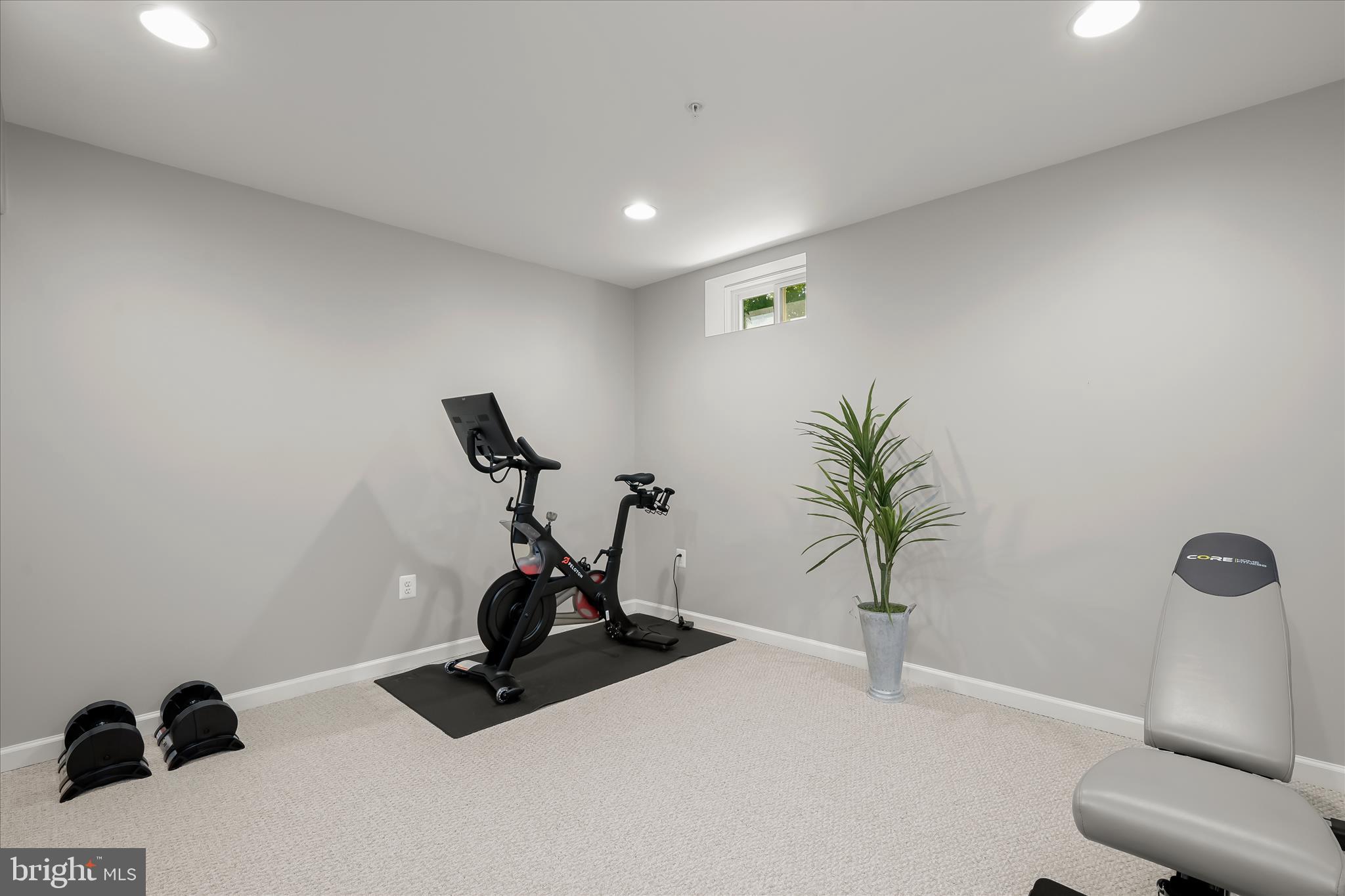 KINGS COVE - Residential