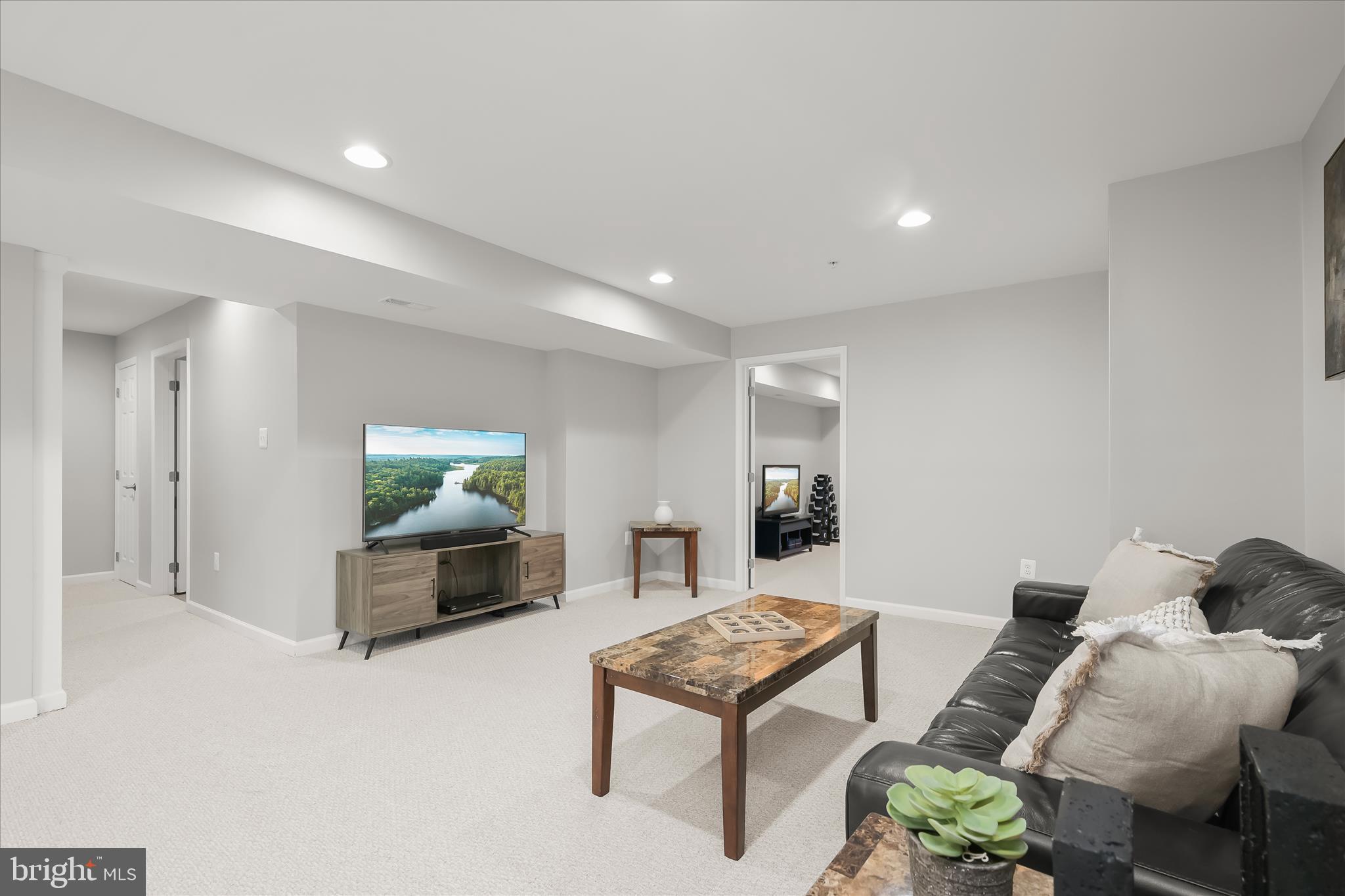 KINGS COVE - Residential