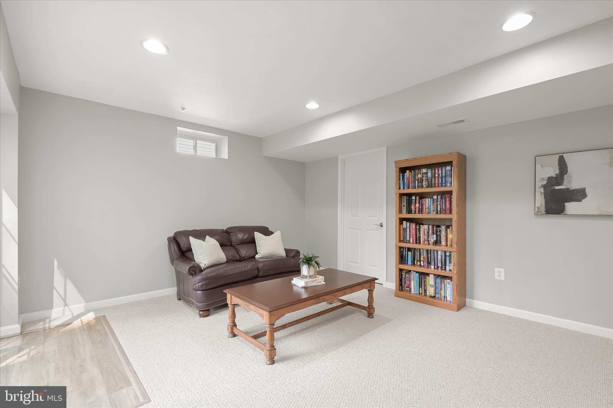 KINGS COVE - Residential
