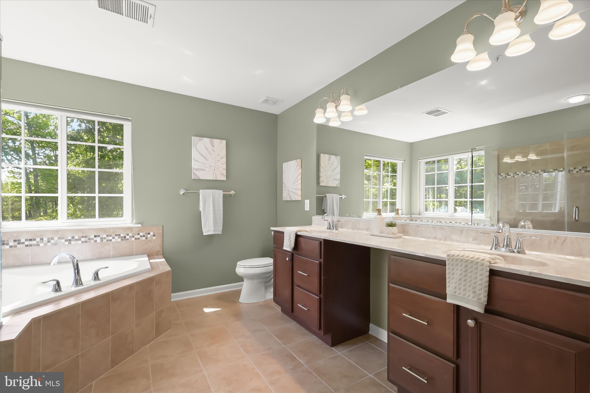 KINGS COVE - Residential
