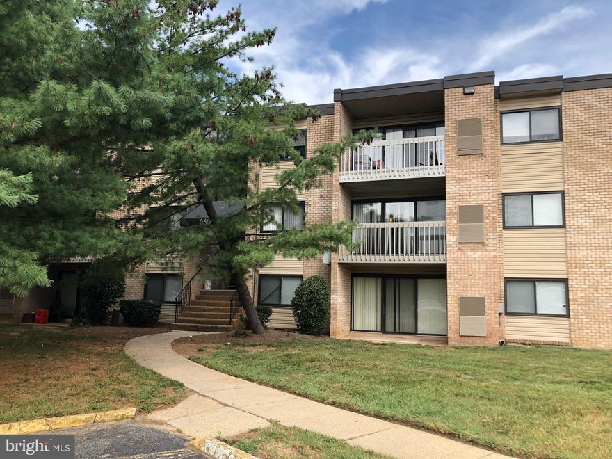 Come see this updated 3 bedroom condo in District Heights, MD! Hardwood floors throughout.  Updated kitchen with stainless steel appliances.  Updated bathrooms with modern tile and claw foot tub.  Owners suite has half bath in bedroom.  Full size Washer and Dryer in unit.  New carpet in all bedrooms.  Schedule an appointment TODAY!