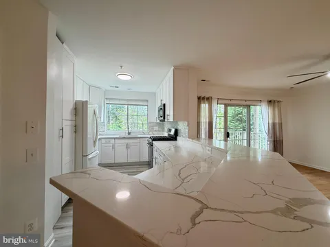 MLS: VAFX2303122