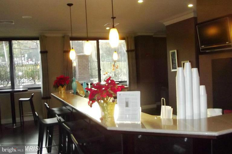 MIDTOWN ALEXANDRIA STATION CONDOMINIUM - Residential