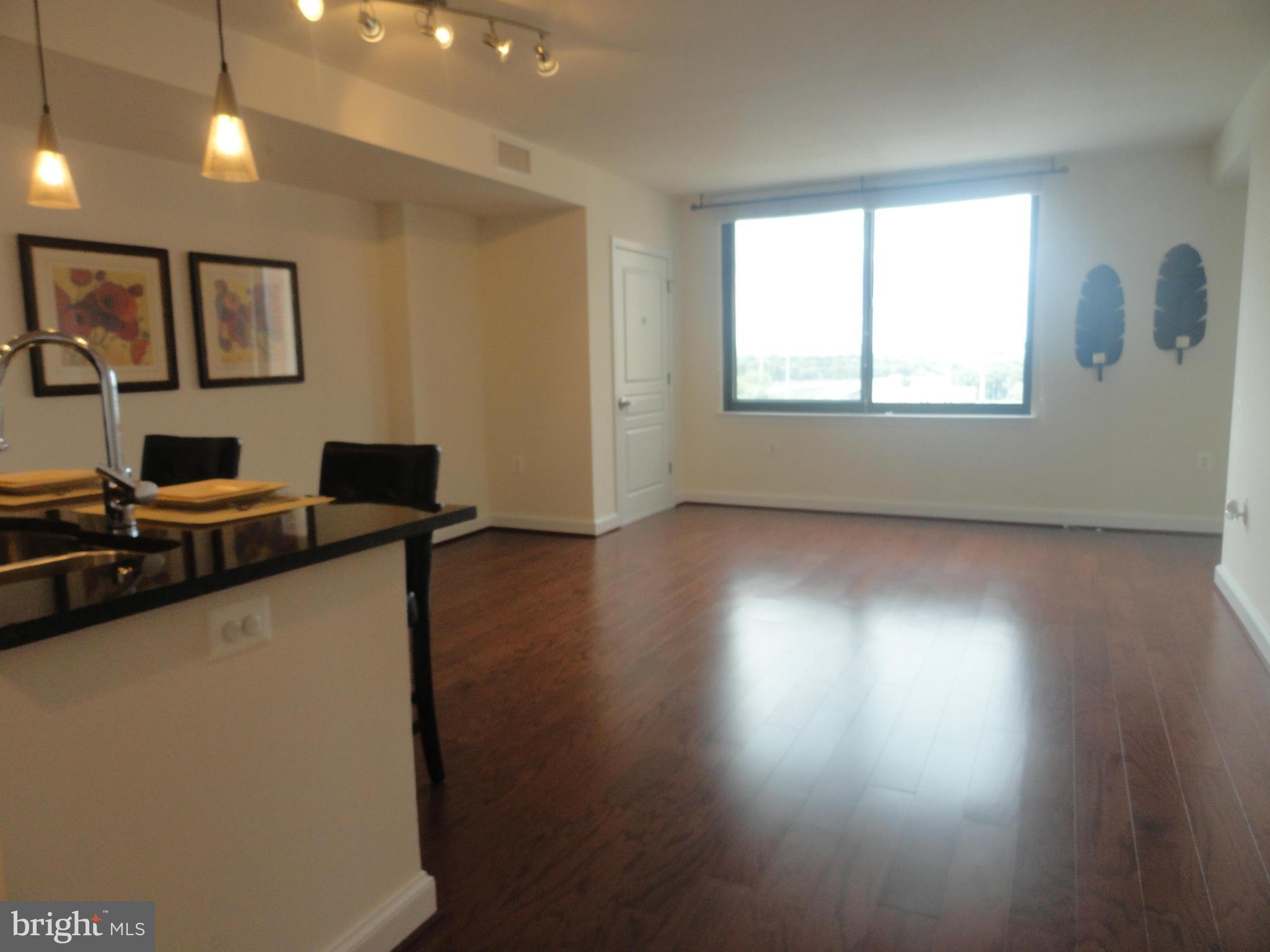 MIDTOWN ALEXANDRIA STATION CONDOMINIUM - Residential