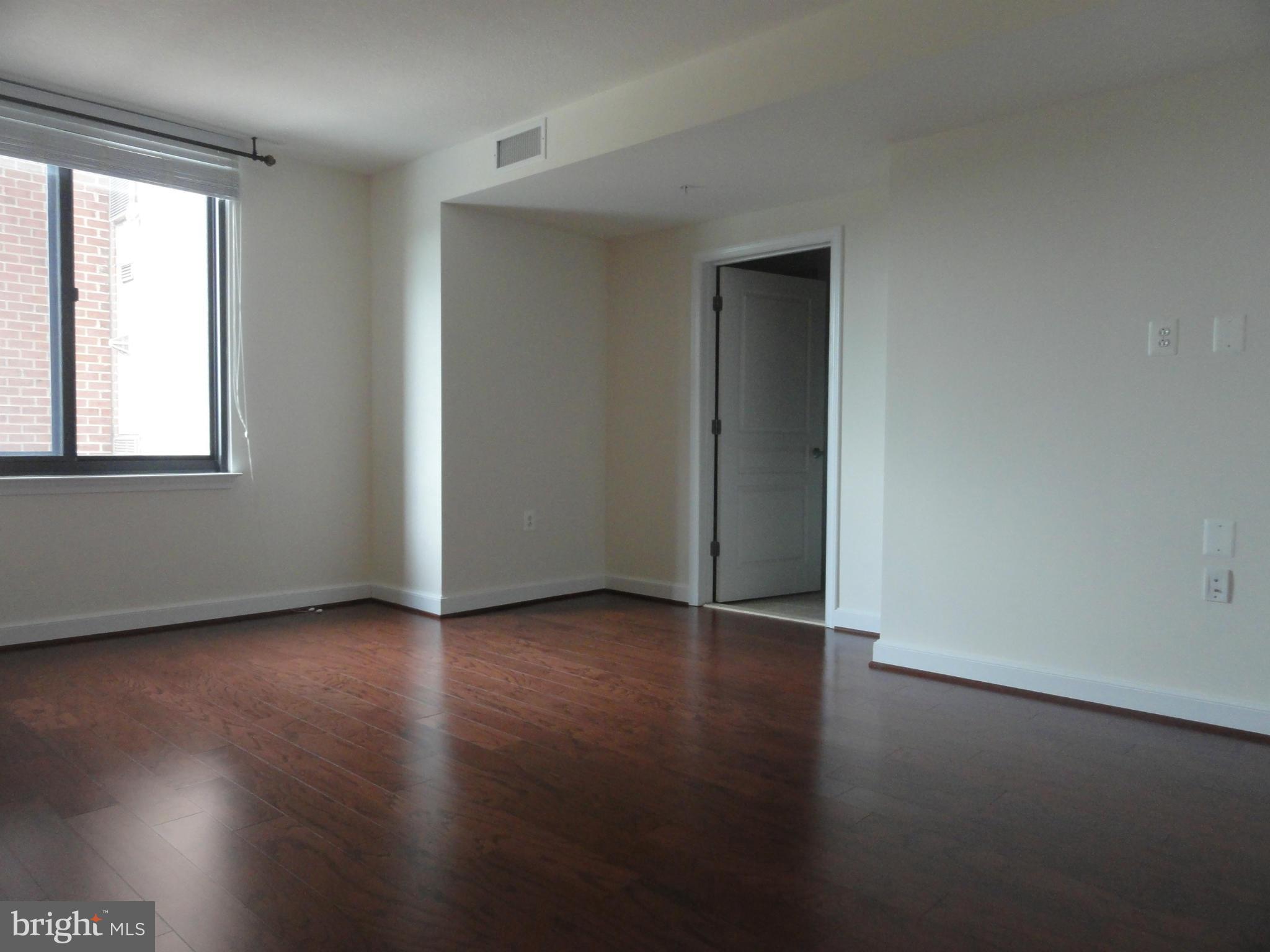 MIDTOWN ALEXANDRIA STATION CONDOMINIUM - Residential