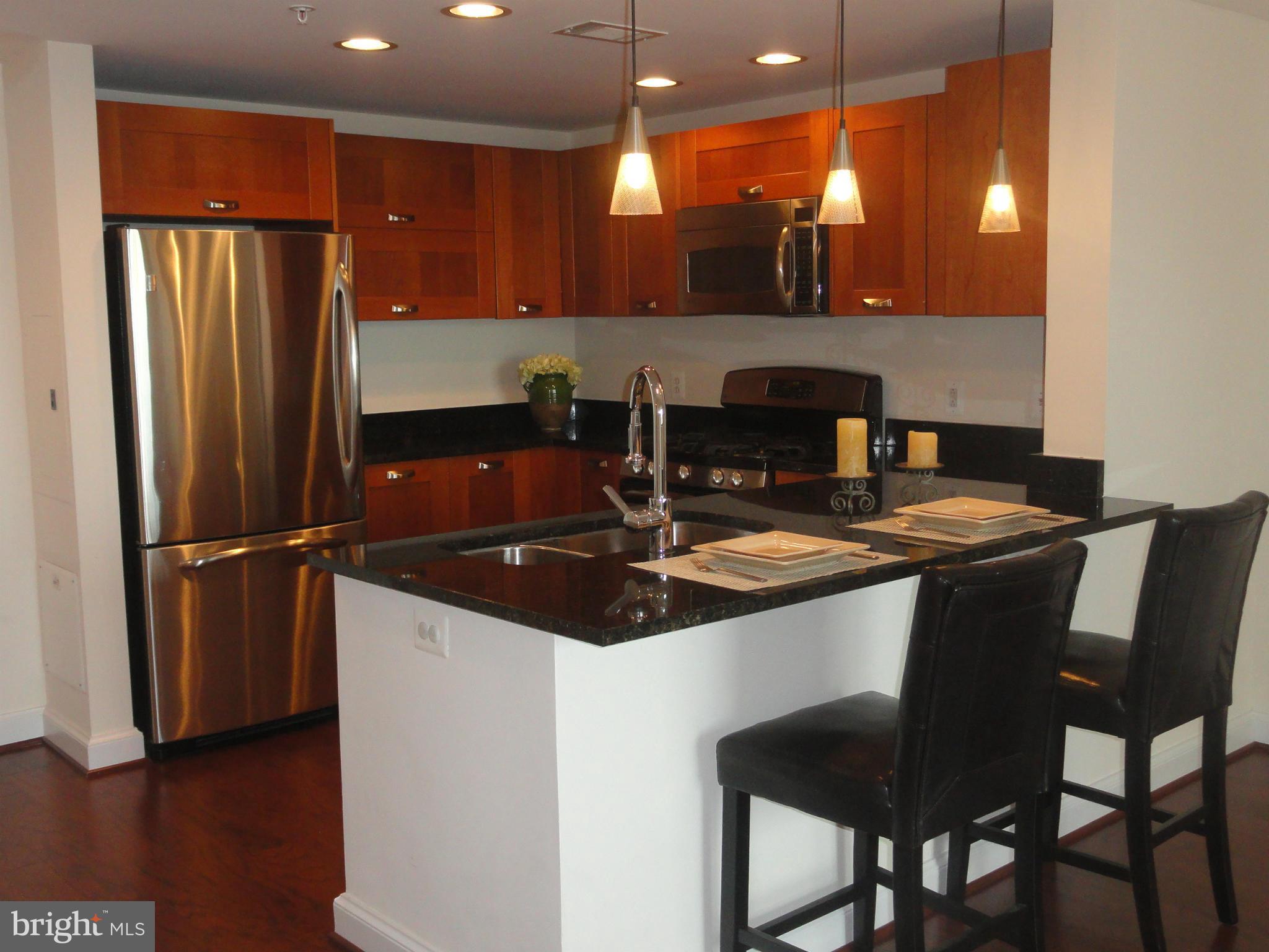 MIDTOWN ALEXANDRIA STATION CONDOMINIUM - Residential