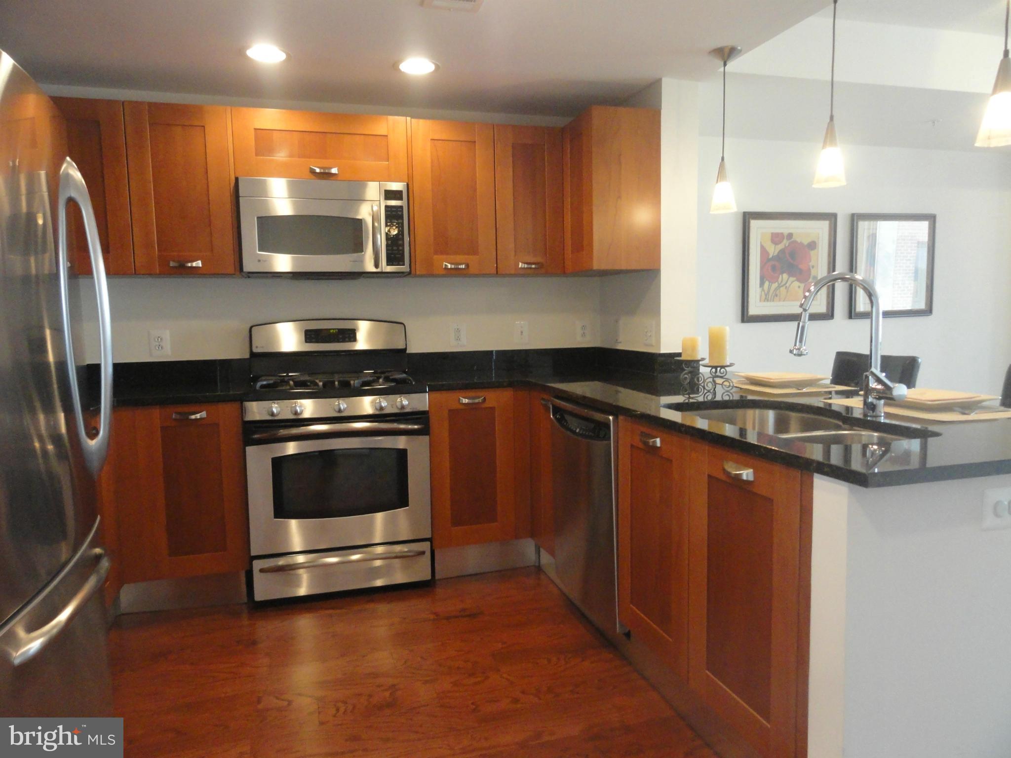 MIDTOWN ALEXANDRIA STATION CONDOMINIUM - Residential