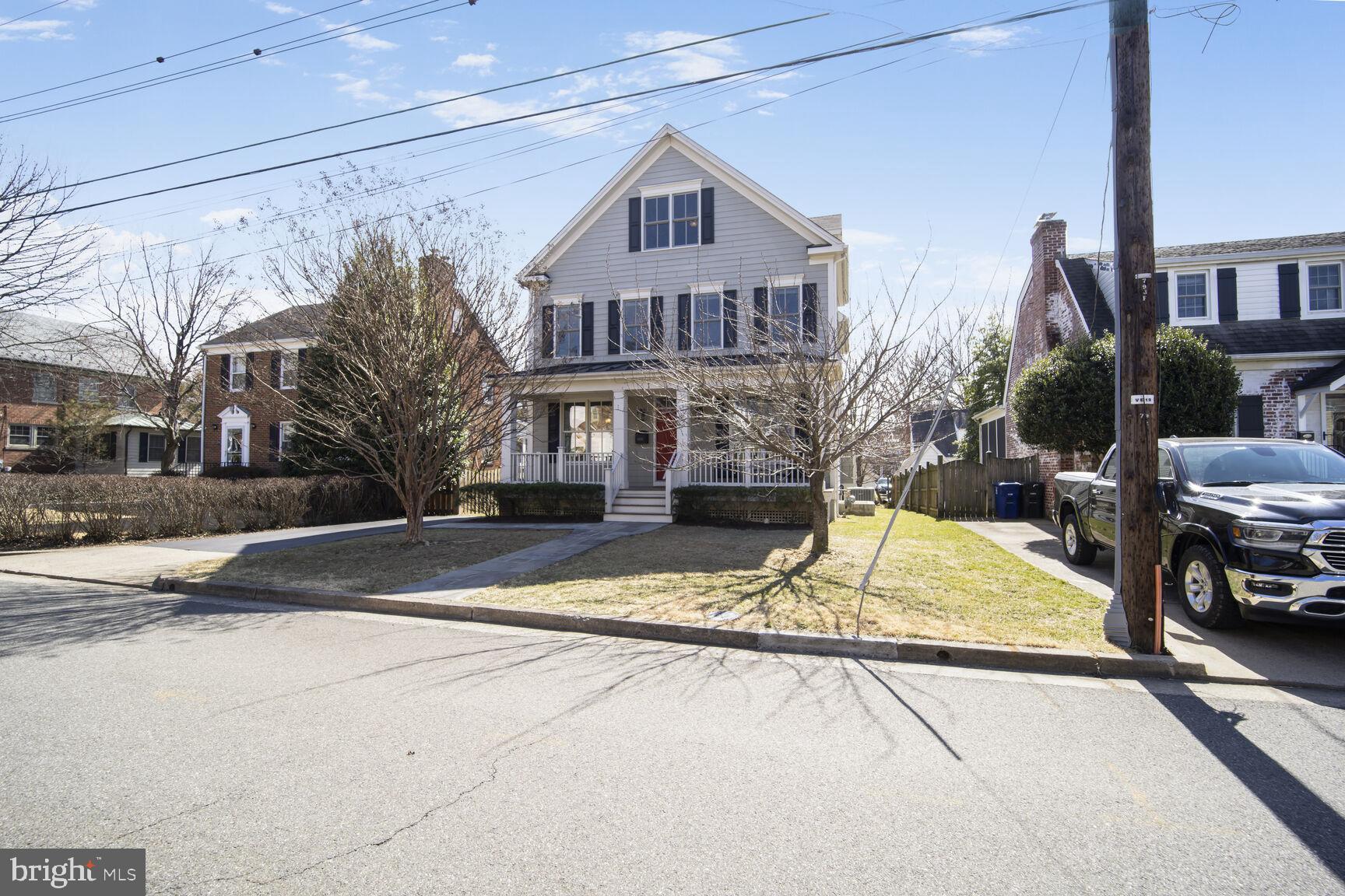 LEE HEIGHTS - Residential