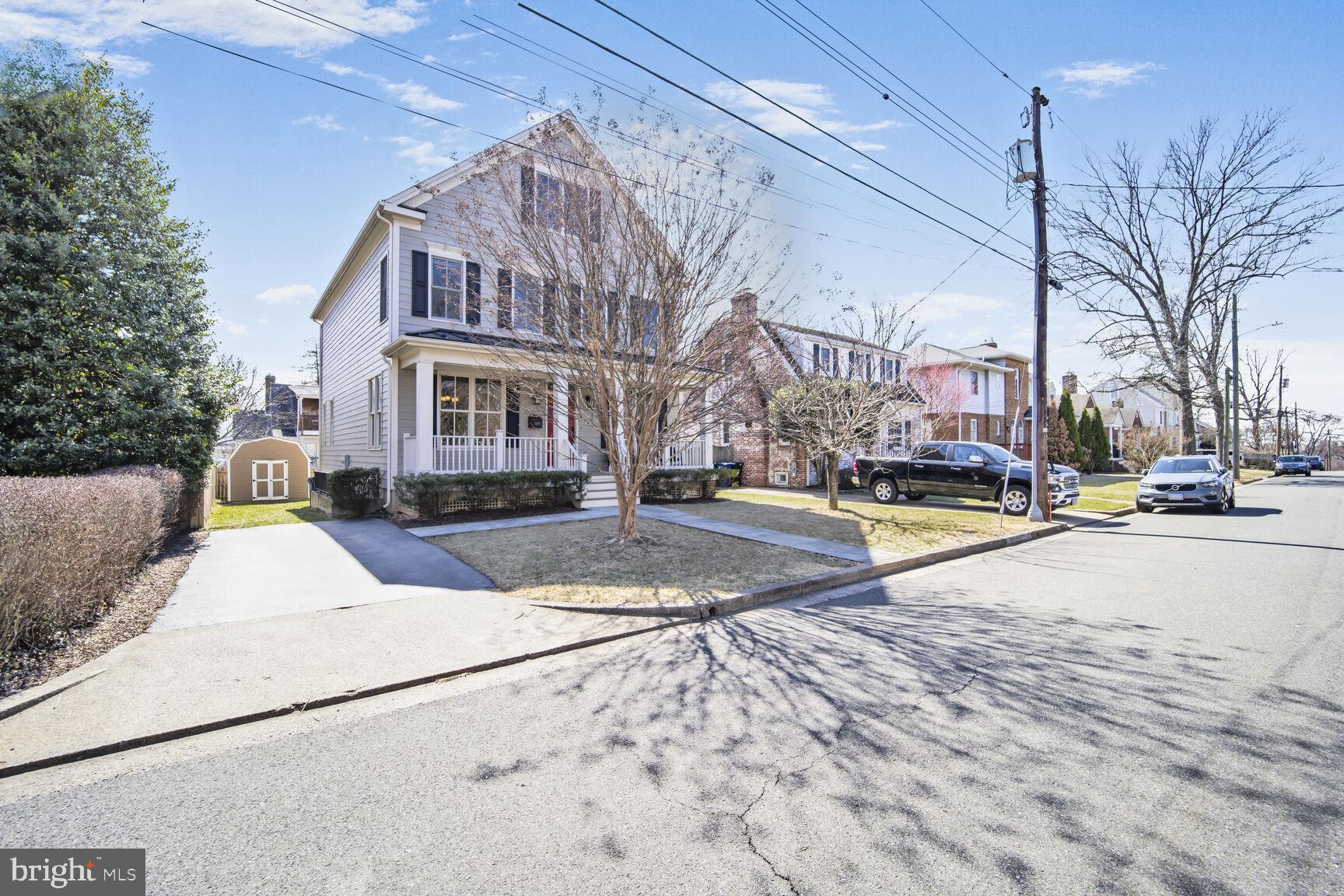 LEE HEIGHTS - Residential