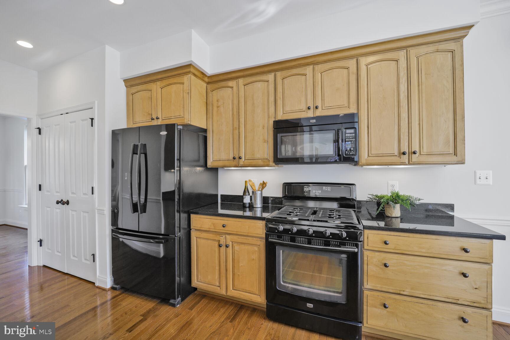 LEE HEIGHTS - Residential