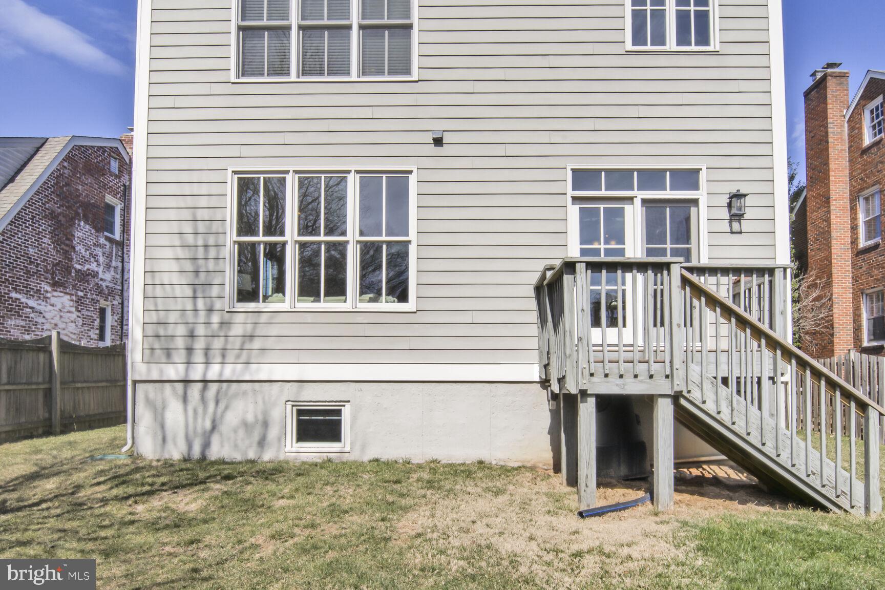 LEE HEIGHTS - Residential