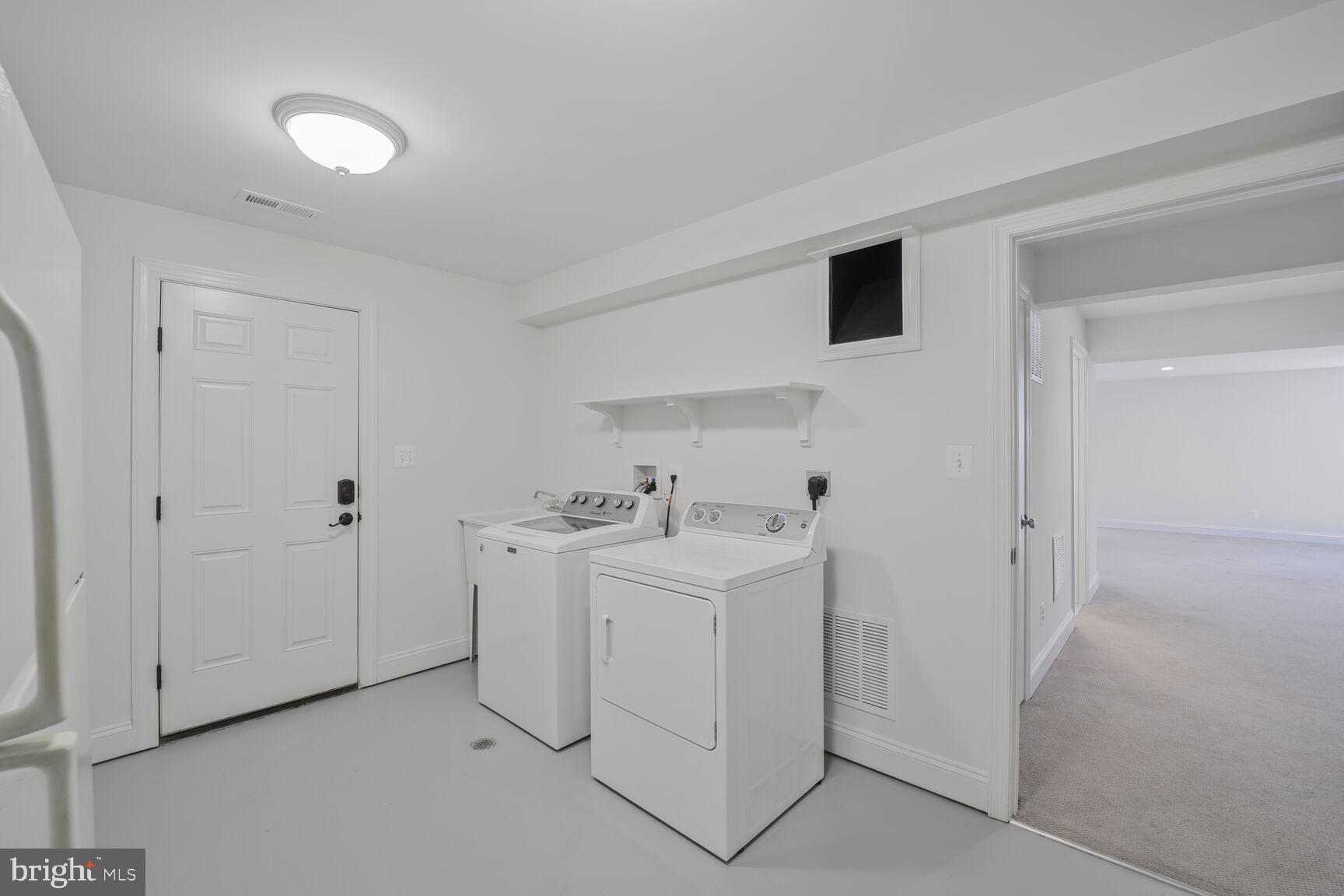 LEE HEIGHTS - Residential