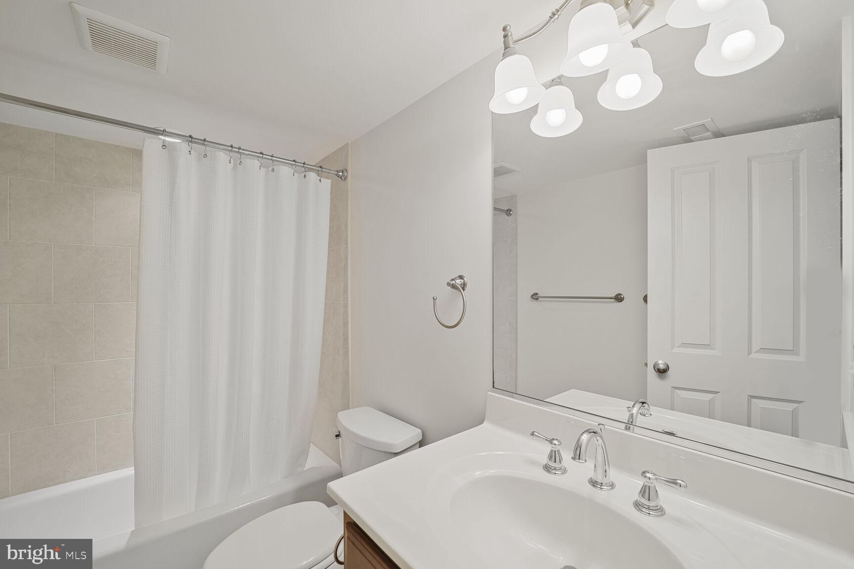 LEE HEIGHTS - Residential