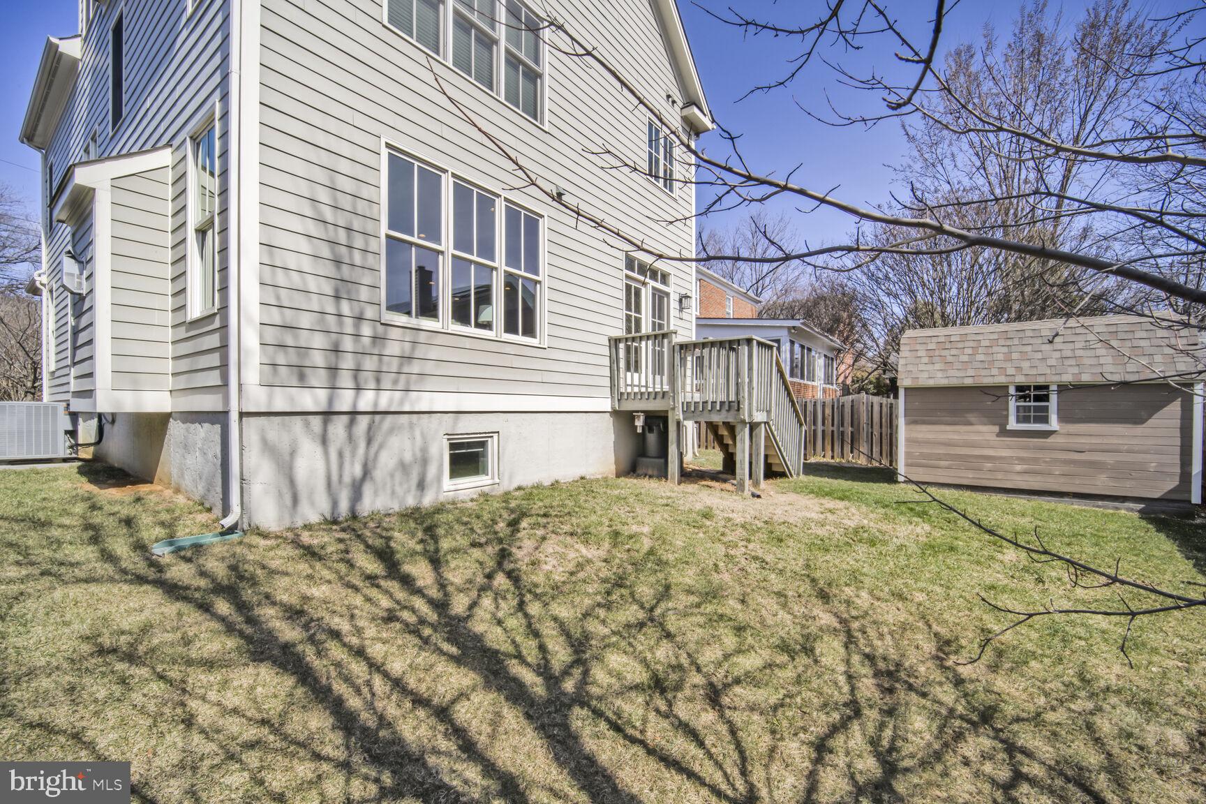 LEE HEIGHTS - Residential