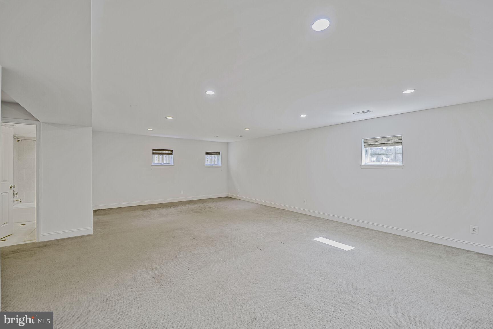 LEE HEIGHTS - Residential