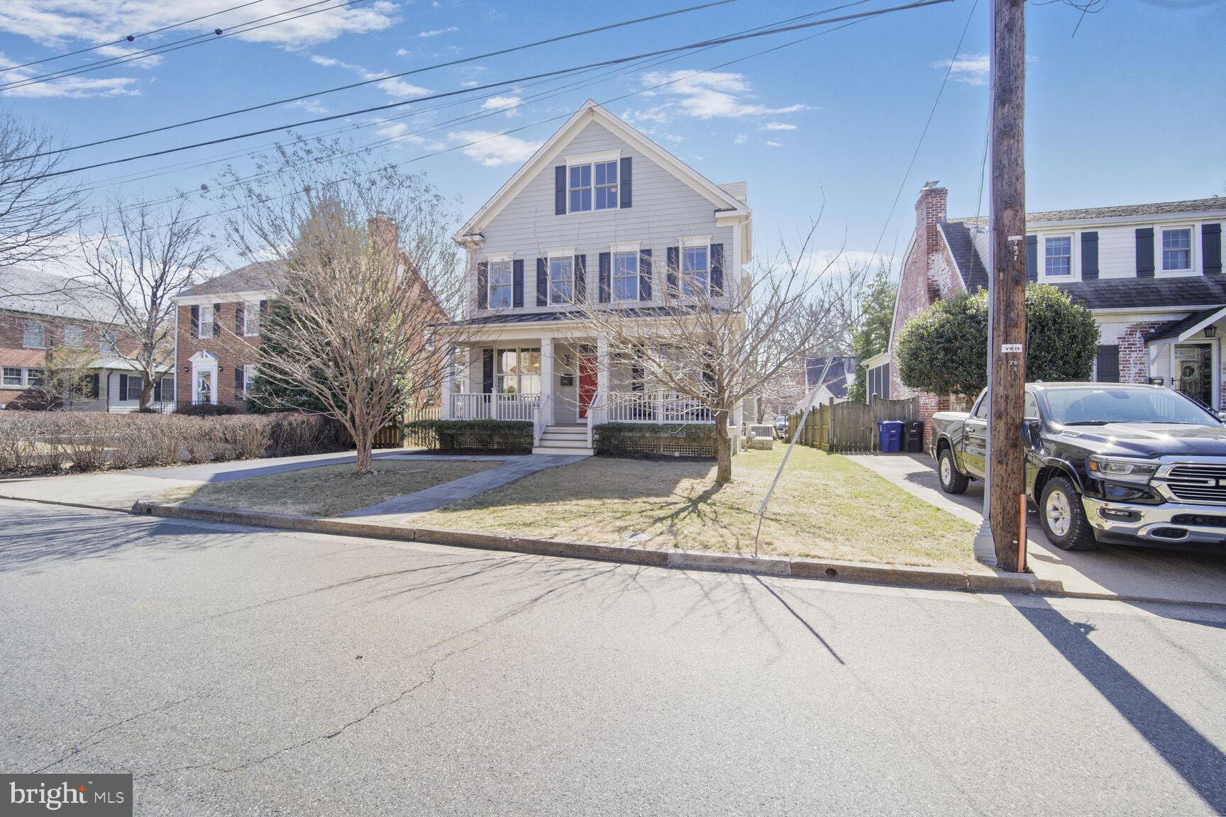 LEE HEIGHTS - Residential