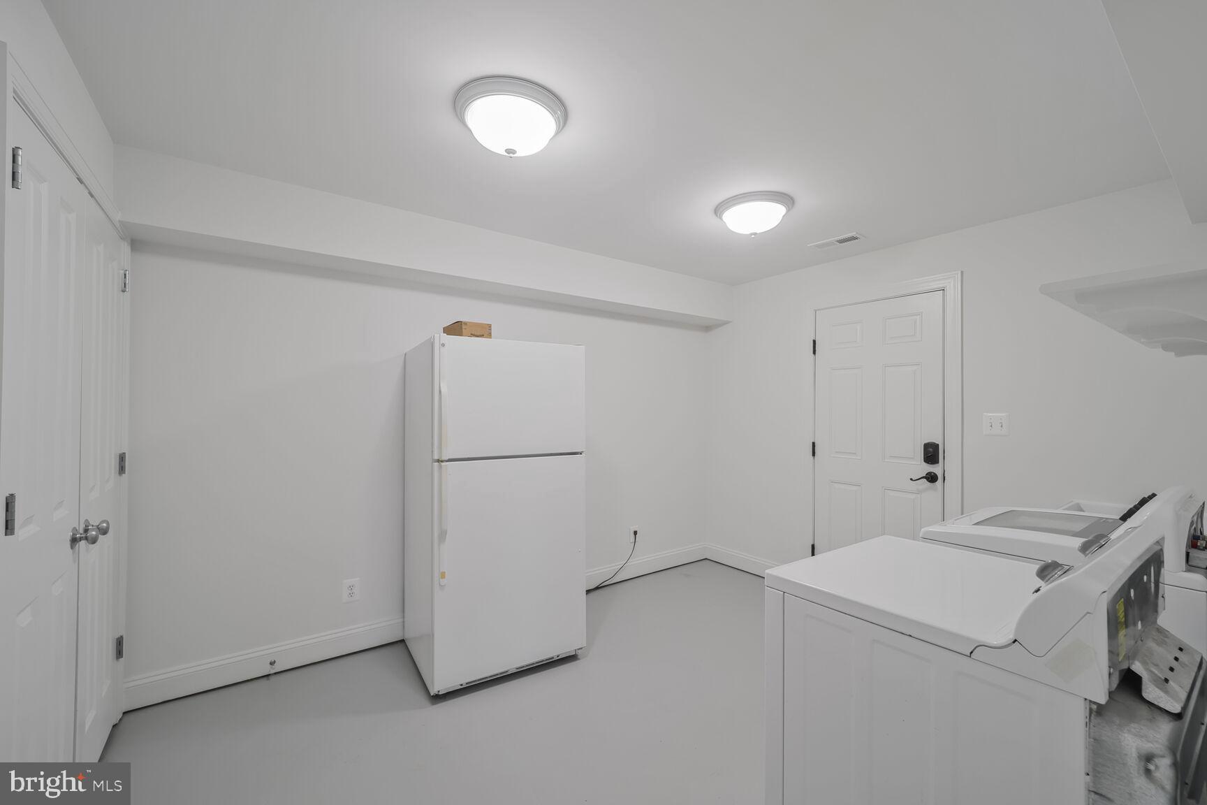 LEE HEIGHTS - Residential