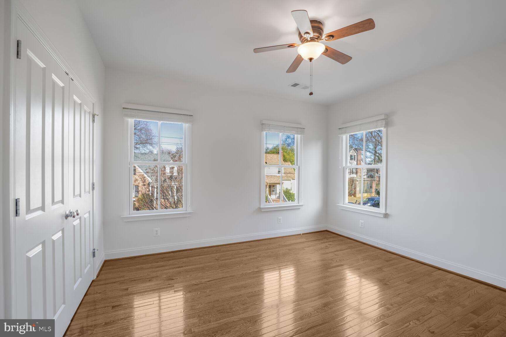 LEE HEIGHTS - Residential