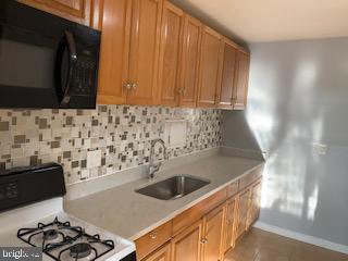 PRESIDENTIAL TOWERS - Residential Lease